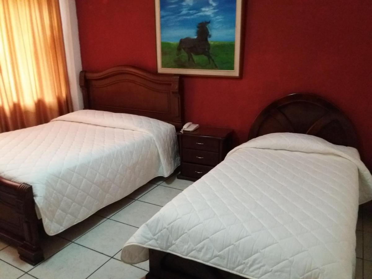 Hotel Puerta Del Sol Santo Domingo de los Colorados Εξωτερικό φωτογραφία