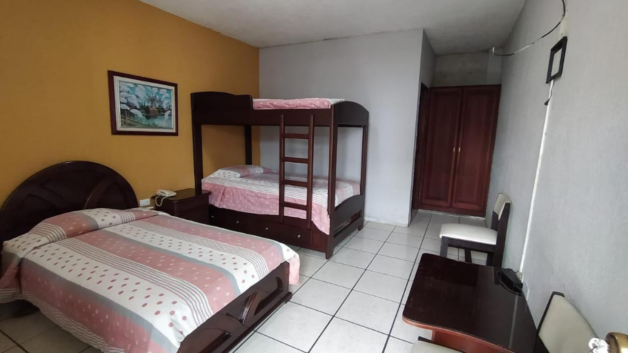 Hotel Puerta Del Sol Santo Domingo de los Colorados Εξωτερικό φωτογραφία