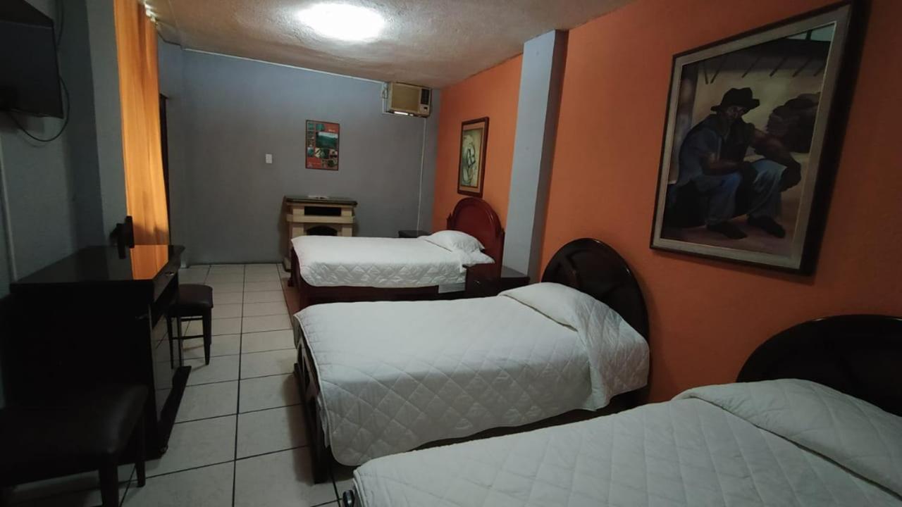 Hotel Puerta Del Sol Santo Domingo de los Colorados Εξωτερικό φωτογραφία